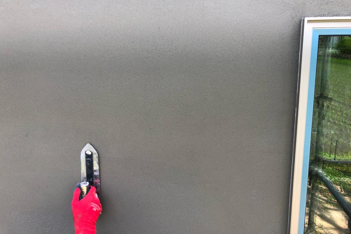 外壁モルタル塗り＋木摺り下地＋通気工法