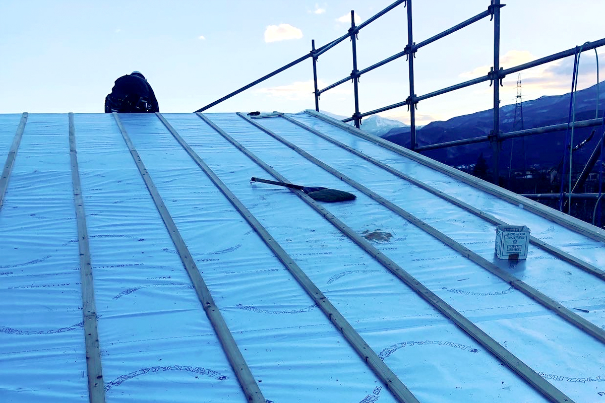 屋根通気層＋遮熱透湿ルーフィング＋高性能ポリスチレンフォーム断熱材